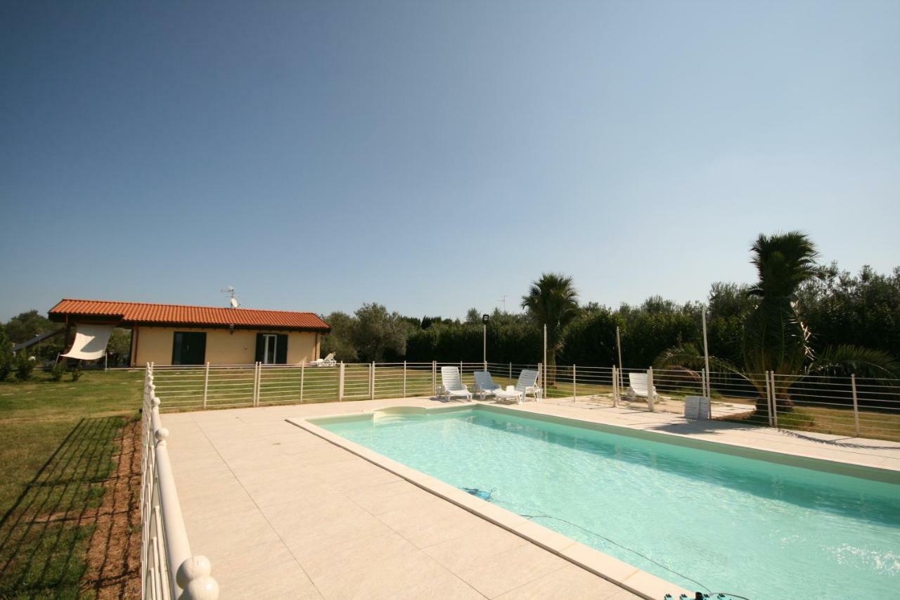 Due Casette Con Piscina Castagneto Carducci Exterior foto